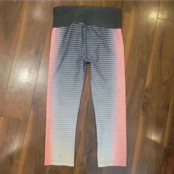 Gap Fit Women's Gray/White/Orange Striped Leggings - Picture 7 of 8